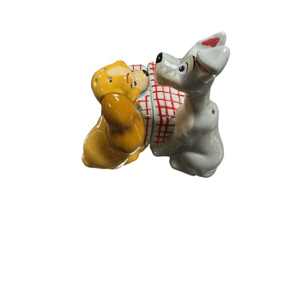 Salt and Pepper Shaker Magnetic / Lady and the Tramp / Table / Disney / Vintage - Picture 3 of 5